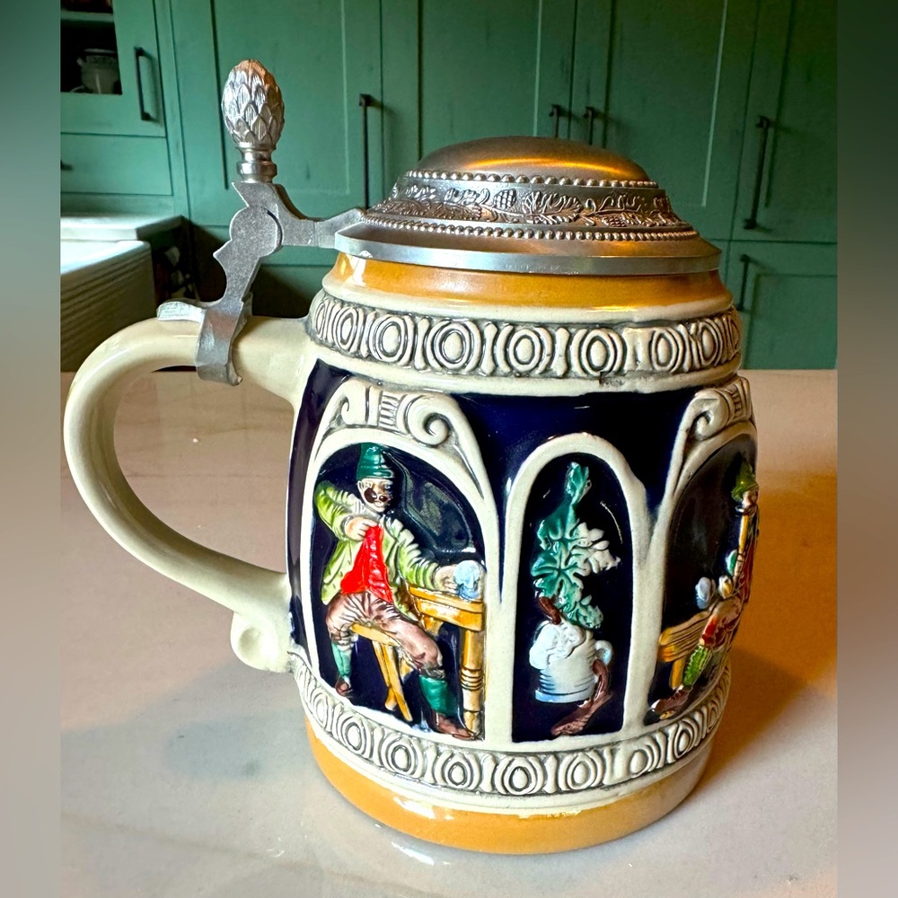 Gerz Pewter-Lidded Beer Stein 6” tall